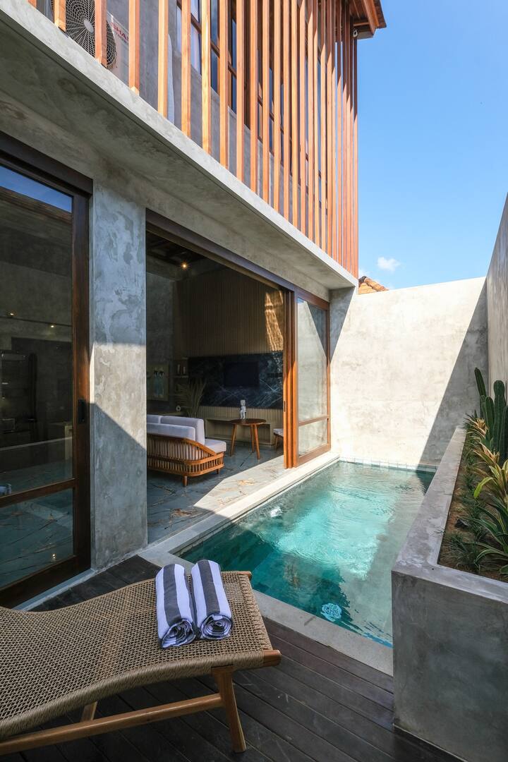 INDUSTRIAL STYLE 2 BEDROOM VILLA FOR SALE LEASEHOLD IN PERERENAN BE-738 